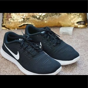 Nike Free Rn (Run) 2017 Sneakers